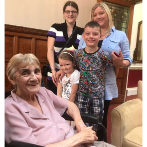 Photo of Joyce FREER