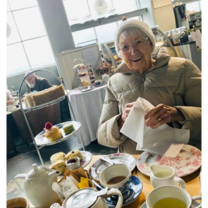 Photo of DOROTHY VINDEN