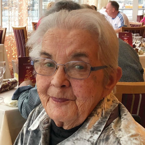 Photo of Christine TURNER