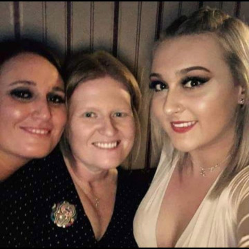 Notice Gallery for LYNDSEY WHITE