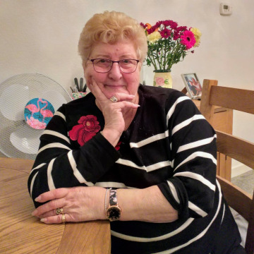 Photo of LINDA FORSTER