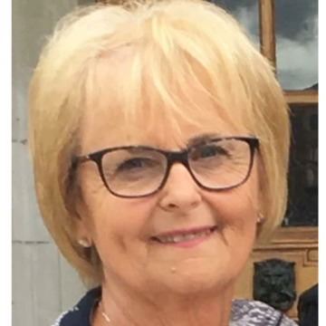 Photo of Maureen (nee Candlish) JOHNSTONE