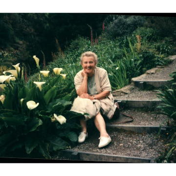 Photo of Mavis CURNOCK