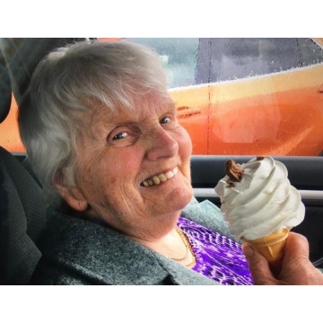 Photo of Nancy RICHARDS