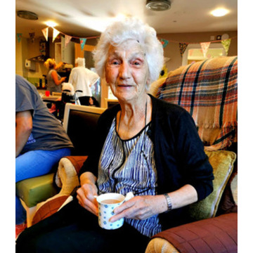 Photo of Beryl SHORT