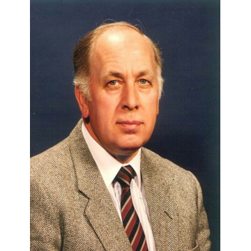 Photo of DR GENE DONALD 'DON' SPENCELEY M.B.E.
