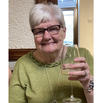 Photo of Vivienne FINDLAY