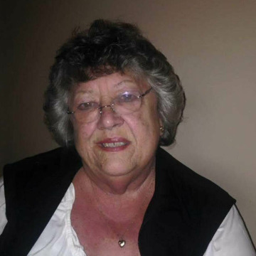 Photo of Pam BROOKS (NEE COWLAND)