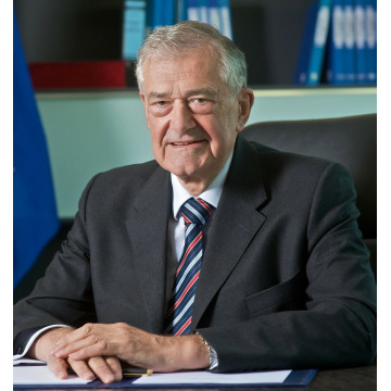 Photo of Rt. Hon Terry DAVIS  CMG