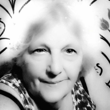 Photo of Mavis WHITFIELD