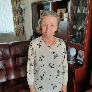 Photo of June WHITTEN -