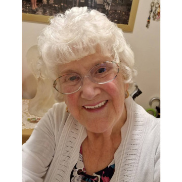 Photo of Joan HARRINGTON