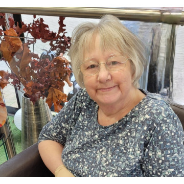 Photo of Christine HALL