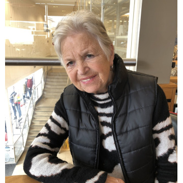 Photo of Iris MARLAND