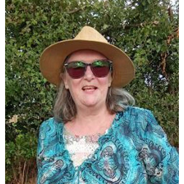 Photo of Lynn DUNN