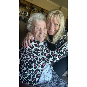 Photo of Joan GILBERT