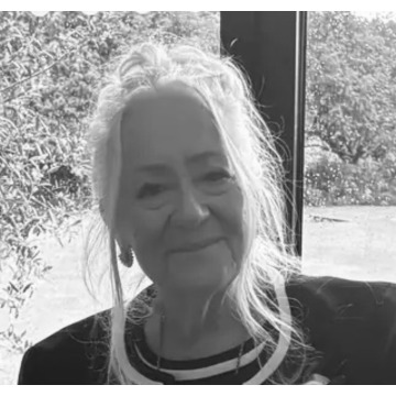 Photo of Trisha HALL