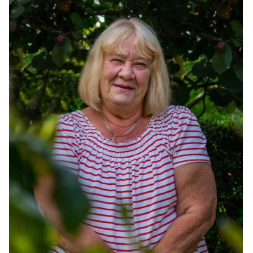 Photo of Linda TURNER