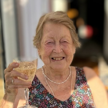 Photo of Bronwen ROBINSON