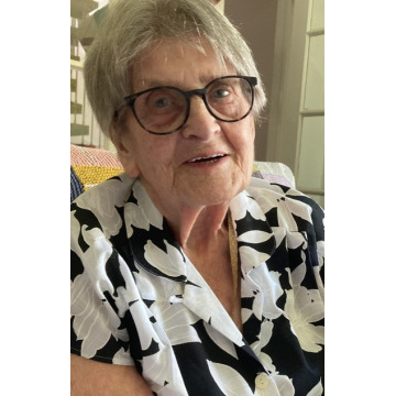 Photo of Betty STEEPER