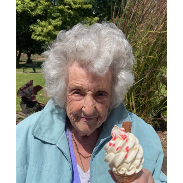 Photo of Lena ALMOND