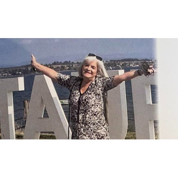 Photo of Julie Diane FROST