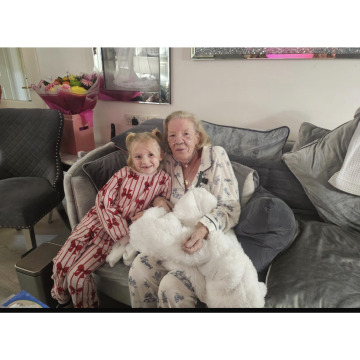 Notice Gallery for Maureen BROWNLESS