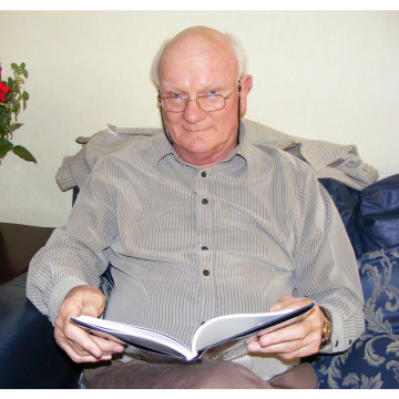 Photo of Derek YOUNGER