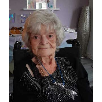 Photo of Brenda MARSHALL