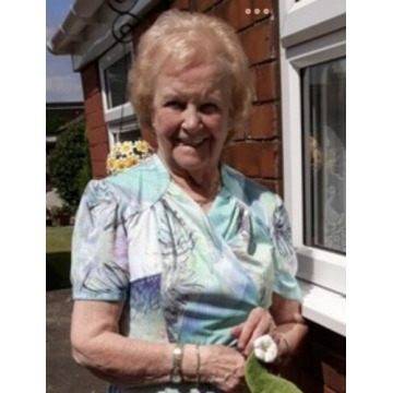 Photo of Doreen BURNETT