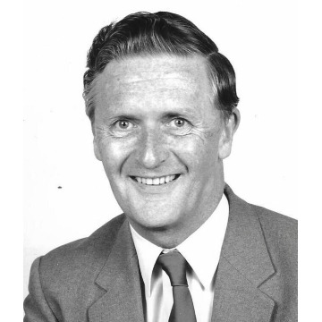 Photo of Prof. Gwynne EDWARDS