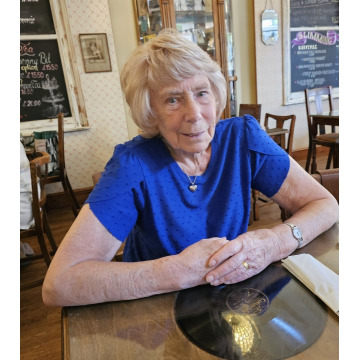 Photo of Maureen SHAW