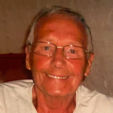 Photo of Clive HOLMES