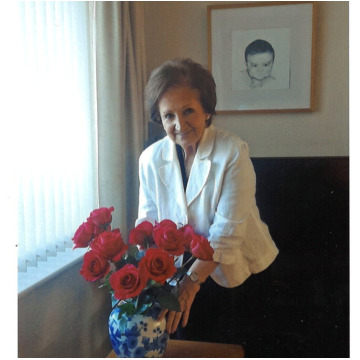 Photo of Maria Iluminada WHITE