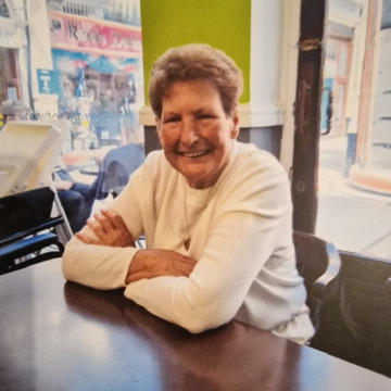 Notice Gallery for Irene KIRKWOOD