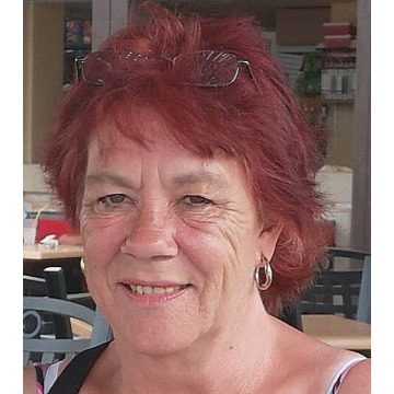 Photo of Lynda KELLY