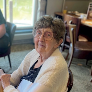 Photo of Joyce CLOWES