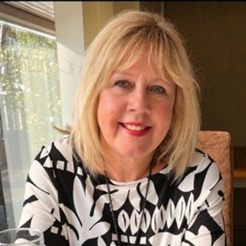 Photo of Lynne MALLINSON